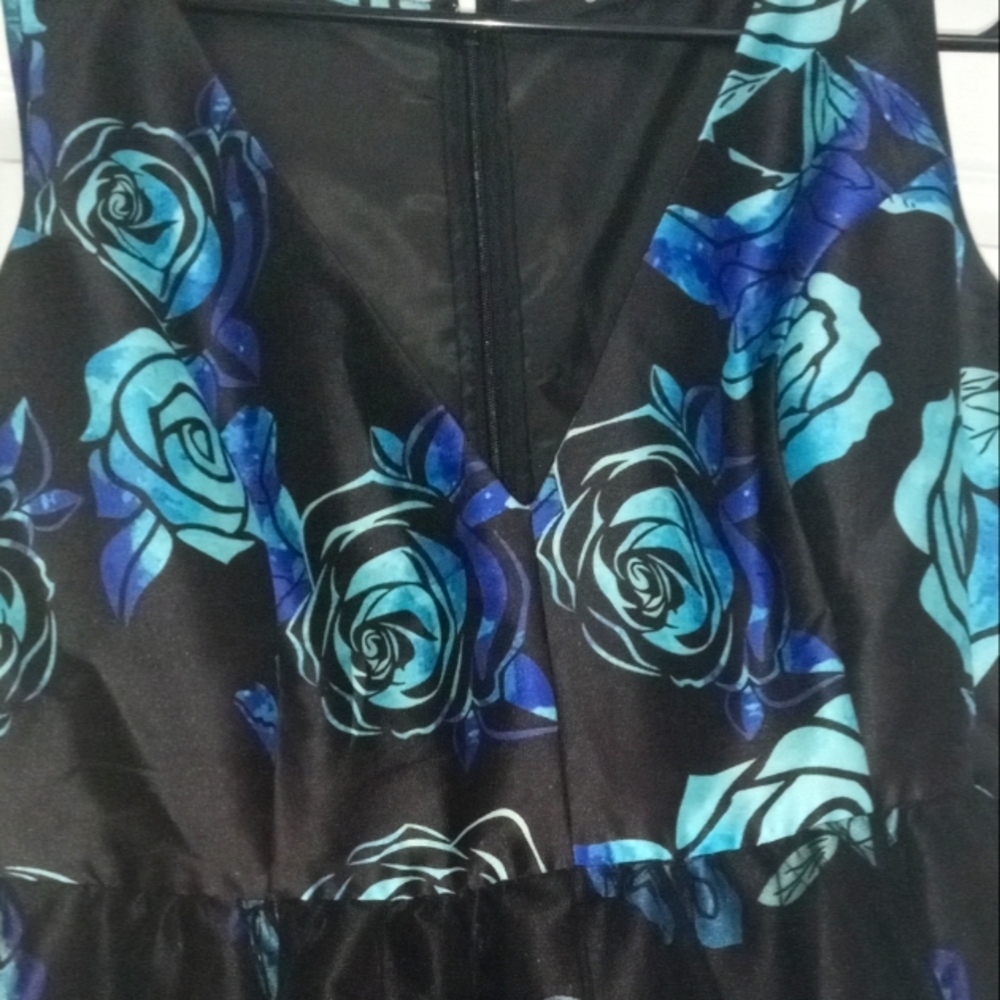 Beautiful women size 16 to 18 formal dress. eShakti  sleeveless fully lined.
